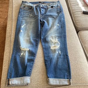 Judy Blue cropped, distressed jeans. Relaxed size 15/32 Juniors. New